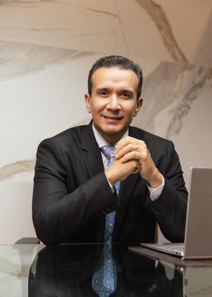 Alex Oliveira, advogado de Direito Criminal